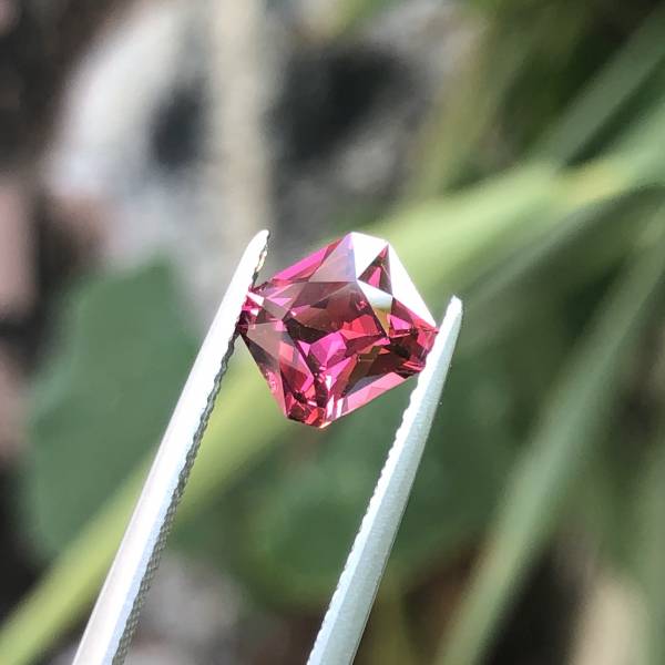 1.56克拉無燒無處理坦桑尼亞紫紅色馬拉亞榴石 山姆大叔寶石屋,馬拉亞石榴石,寶石,珠寶, Sam'sGemStudio, Malaya Garnet,Gemstone,Gem,Jewelry