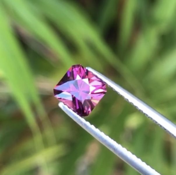 1.55克拉無燒無處理坦桑尼亞紫粉色玫瑰榴石 山姆大叔寶石屋,石榴石,玫瑰榴石,寶石,珠寶,
Sam'sGemStudio,Garnet,Rhodolite,Gemstone,Gem,Jewelry