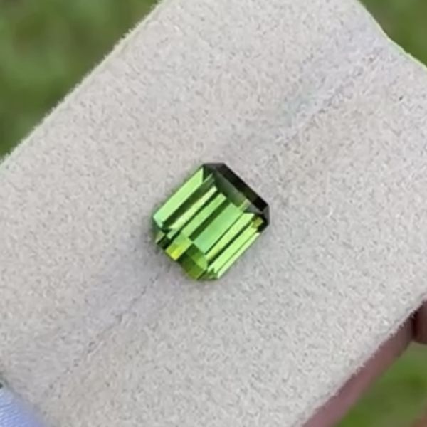 3.23克拉無燒無處理納米比亞綠色碧璽 
