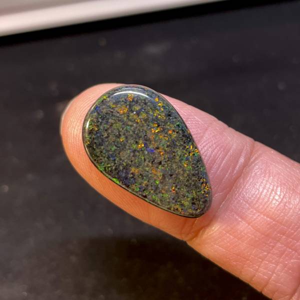 7.73克拉無處理澳洲礫背蛋白石 山姆大叔寶石屋,蛋白石,礫背蛋白石,黑蛋白石,寶石,珠寶,Sam'sGemStudio,Opal,Boulder Opal,Black Opal,Gemstone,Gem,Jewelry