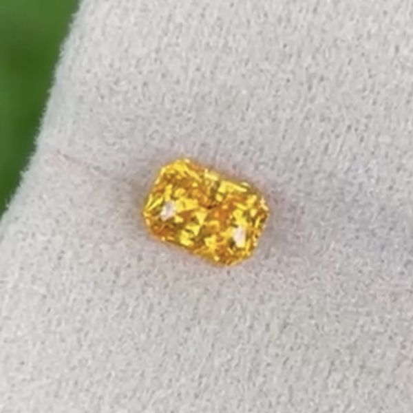 1.03克拉無燒無處理坦桑尼亞艷橘色芬達石 