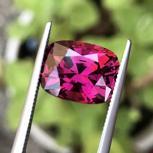 5.66克拉無燒無處理斯里蘭卡紫紅色玫瑰榴石 山姆大叔寶石屋,石榴石,玫瑰榴石,寶石,珠寶, Sam'sGemStudio,Garnet,Rhodolite,Gemstone,Gem,Jewelry