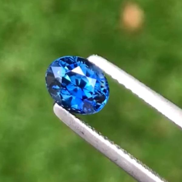 1.63克拉無燒無處理斯里蘭卡艷彩孔雀藍色藍寶石 
