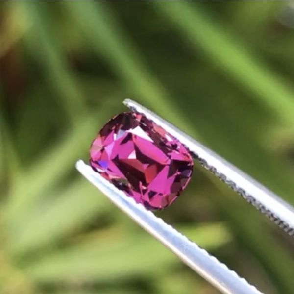 1.94克拉無燒無處理坦桑尼亞紫粉色玫瑰榴石 山姆大叔寶石屋,石榴石,玫瑰榴石,寶石,珠寶,
Sam'sGemStudio,Garnet,Rhodolite,Gemstone,Gem,Jewelry