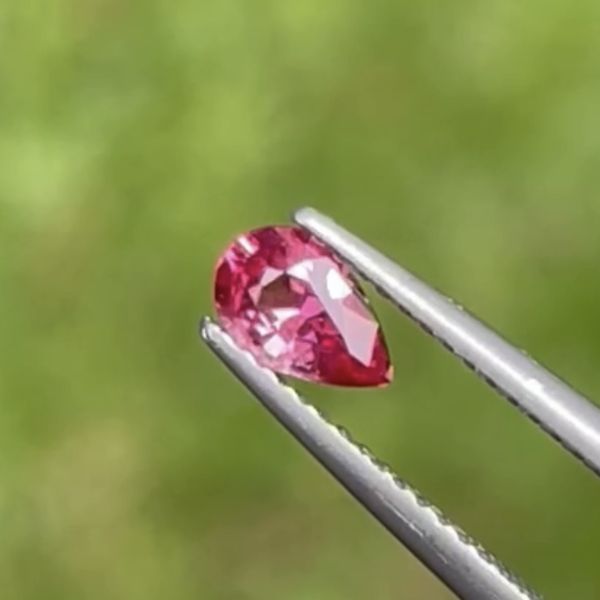 0.48克拉無燒無處理馬亨蓋霓虹粉紅色尖晶石 