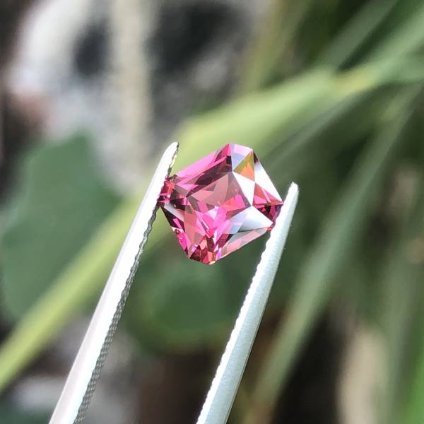 1.56克拉無燒無處理坦桑尼亞紫紅色馬拉亞榴石 山姆大叔寶石屋,馬拉亞石榴石,寶石,珠寶, Sam'sGemStudio, Malaya Garnet,Gemstone,Gem,Jewelry