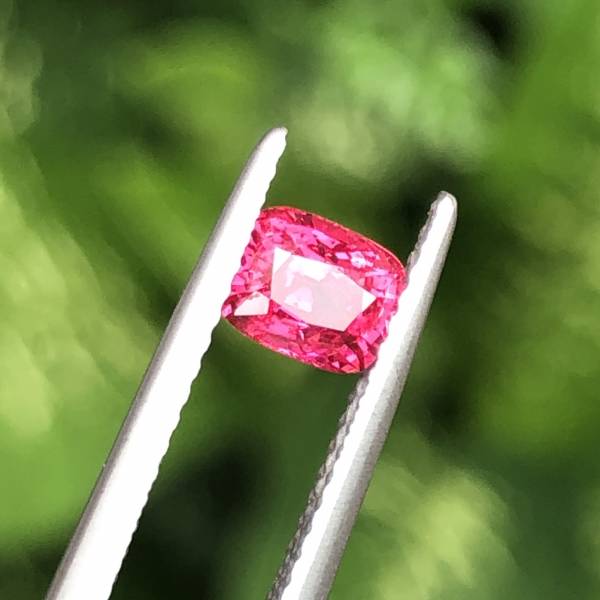0.75克拉無燒無處理緬甸曼辛絕地霓虹尖晶石 山姆大叔寶石屋,尖晶石,絕地,寶石,珠寶,Sam'sGemStudio,Spinel,JediSpinel,NeonPinkSpinel,VibrantRedSpinel,Gemstone,Gem,Jewelry