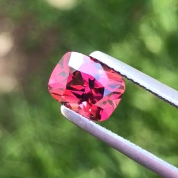 2.37克拉無燒無處理馬亨蓋橘粉色石榴石 山姆大叔寶石屋,石榴石,玫瑰榴石,寶石,珠寶,
Sam'sGemStudio,Garnet,Rhodolite,Gemstone,Gem,Jewelry