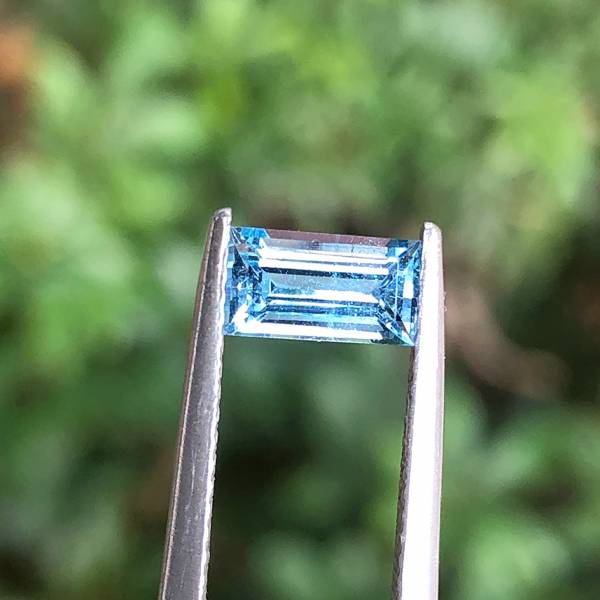 0.78克拉天然Vivid blue艷藍色海水藍寶 