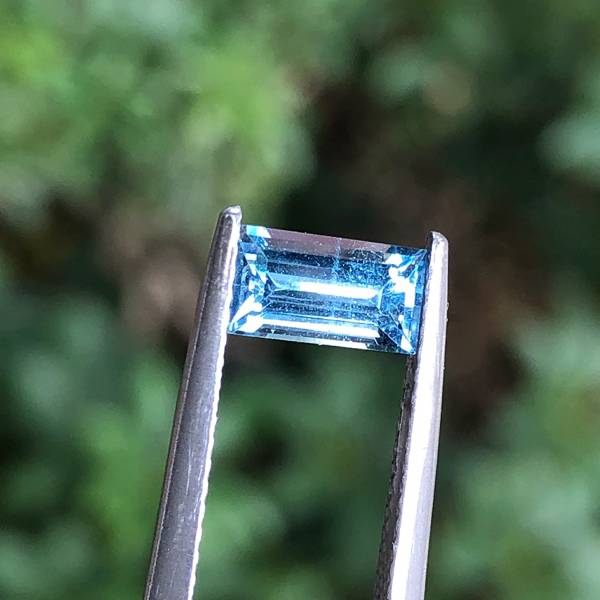 0.78克拉天然Vivid blue艷藍色海水藍寶 