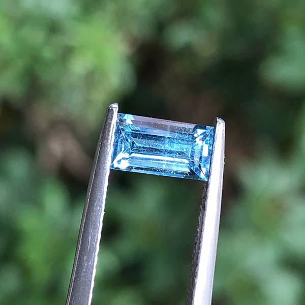 0.78克拉天然Vivid blue艷藍色海水藍寶 