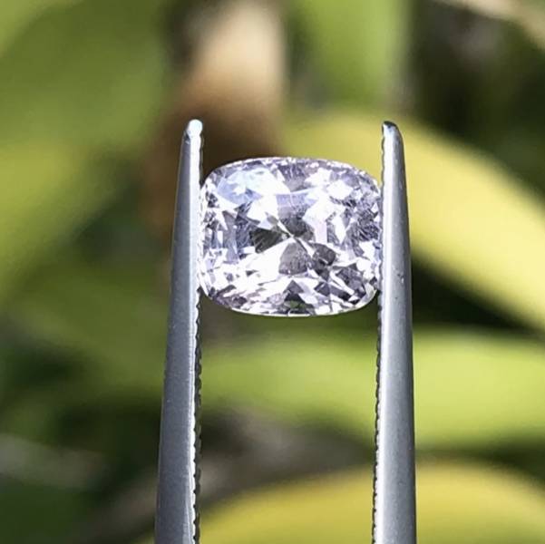 2.15克拉無燒無處理緬甸近無色尖晶石 