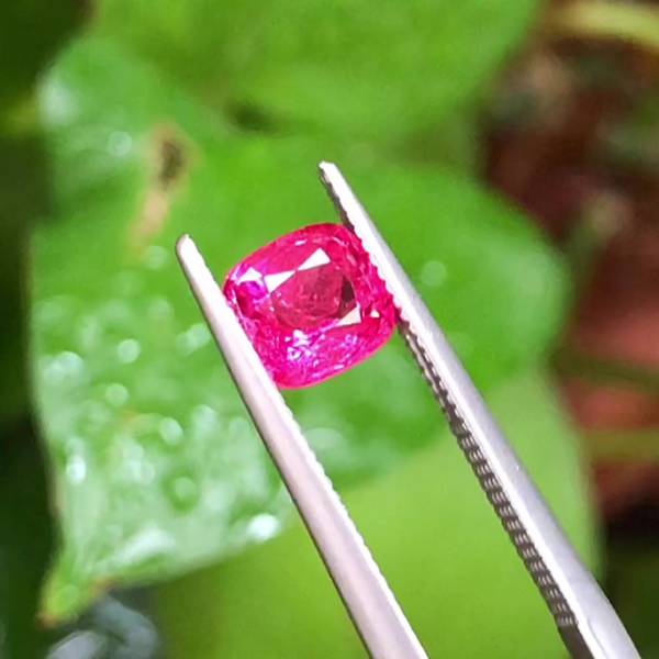 1.07克拉無燒無處理緬甸曼辛絕地霓虹尖晶石 山姆大叔寶石屋,尖晶石,絕地,寶石,珠寶,Sam'sGemStudio,Spinel,JediSpinel,NeonPinkSpinel,VibrantRedSpinel,Gemstone,Gem,Jewelry