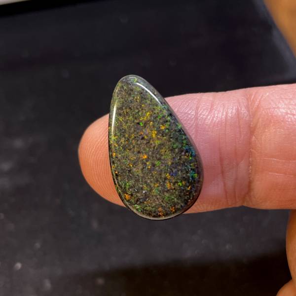 7.73克拉無處理澳洲礫背蛋白石 山姆大叔寶石屋,蛋白石,礫背蛋白石,黑蛋白石,寶石,珠寶,Sam'sGemStudio,Opal,Boulder Opal,Black Opal,Gemstone,Gem,Jewelry