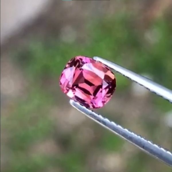 1.32克拉無燒無處理坦桑尼亞橘粉色馬拉亞石榴石 山姆大叔寶石屋,馬拉亞石榴石,寶石,珠寶,
Sam'sGemStudio, Malaya Garnet,Gemstone,Gem,Jewelry