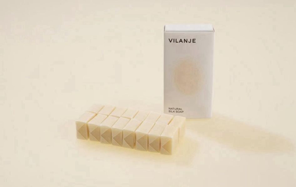 日本 VILANJE 牛奶糖蠶絲皂 