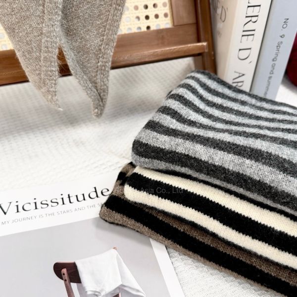 日本 CHILLVIBE 混羊毛三角巾 