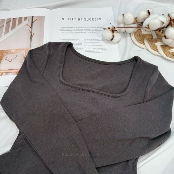 CHILLVIBE 方領長袖 發熱 Bra Top 