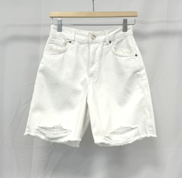 Pull&Bear 白色刷破短褲 