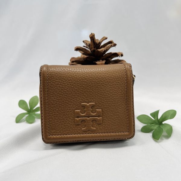 Tory Burch 荔枝紋皮革拉鍊短夾 