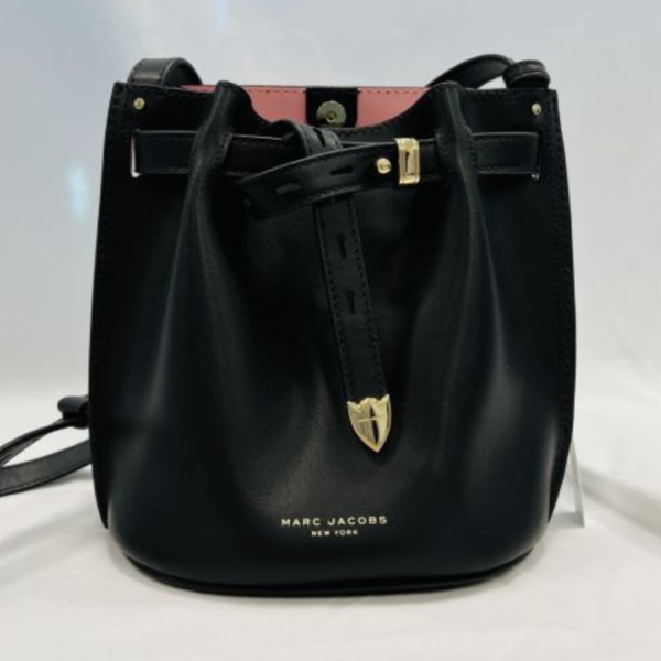 Marc Jacobs 皮革水桶包 
