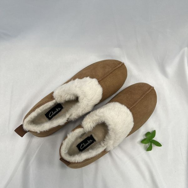 Clarks 女款小精靈短毛靴 