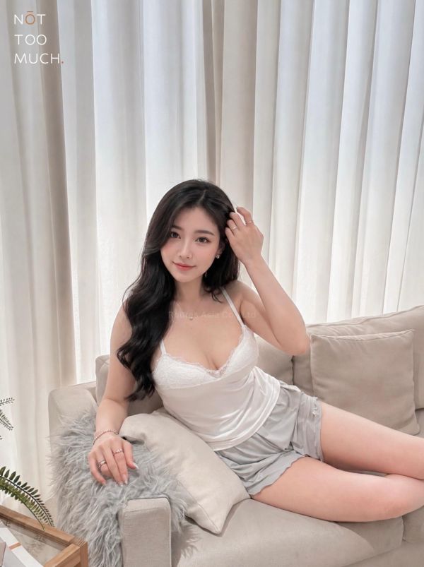 NOT TOO MUCH 法式心機 蕾絲美胸背心/睡衣 