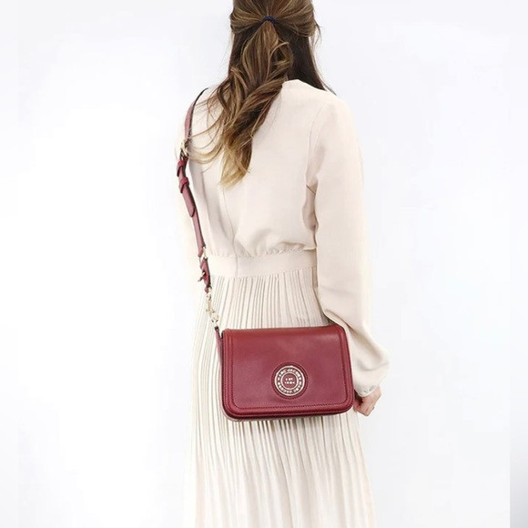 Marc Jacobs 寬背帶側背包 