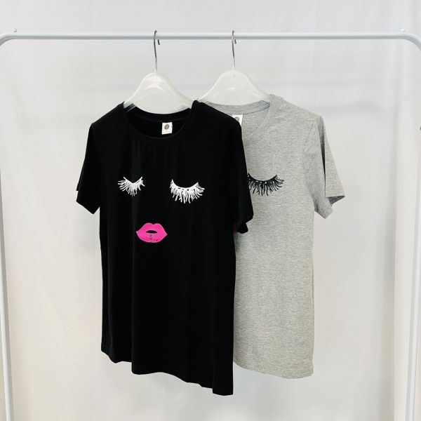 睫毛紅脣 T-Shirt 