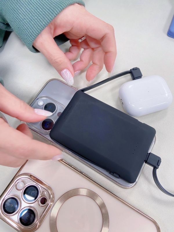 WUMING 薄款名片型行動電源 