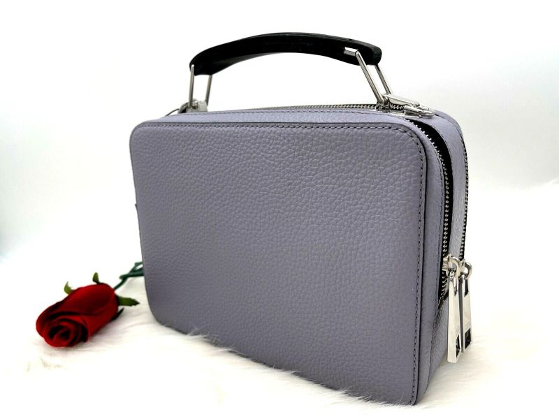 Marc Jacobs 新款側背包 