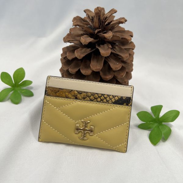 Tory Burch 鵝黃撞蛇紋卡夾 