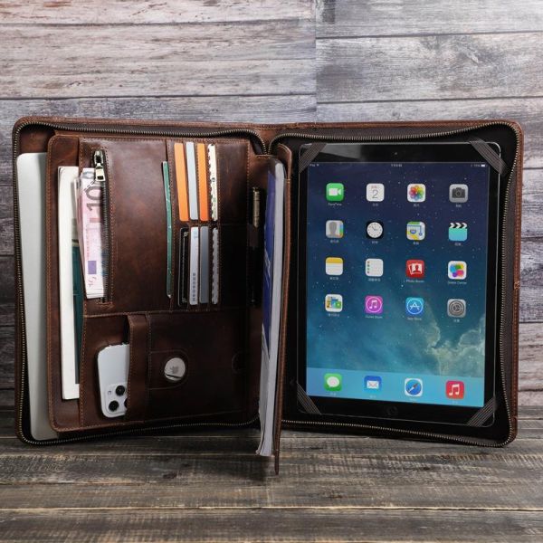 真皮iPad保護套｜牛皮 12.9吋iPad Pro手提皮套 CT588-CF2035R 真皮男包, 商務男包, 真皮公事包, 真皮側背包, 真皮胸包, 真皮手機包, 真皮手拿包, 真皮護照夾, RFID防盜刷, AirTag, 復古瘋馬牛皮, 頭層牛皮, 男士皮夾, 商務通勤包, MAN包店