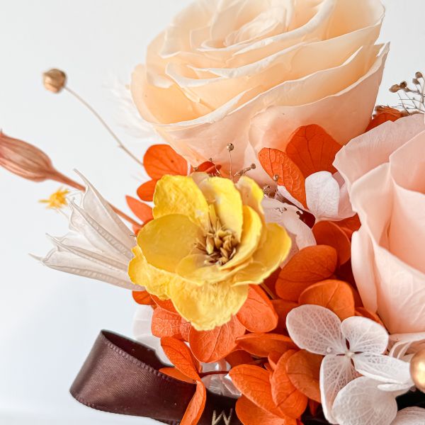 【Floral M】秋日野餐花境永生花禮（贈送5ml香氛油） 秋日永生花,野餐花境禮盒,永生玫瑰花禮,浪漫秋日花禮,乾燥花禮推薦,永生花送禮首選