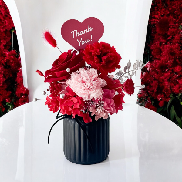 【Floral M】奢華絲絨女神永生花禮 永生花禮 永生花束 永生花盒 永生花推薦 高級花禮 奢華花束 絲絨花束 女神花禮 奢華風花束 高質感花禮 韓系花束 法式花藝設計 絲絨包裝花束 精品花禮 優雅花束 氣質花禮 母親節花禮 情人節花束 生日花禮推薦 女友禮物 送媽媽花束 紀念日禮物 高級送禮推薦 浪漫花禮 永生花束推薦 台灣 高級永生花禮推薦 母親節永生花禮盒 絲絨永生花束 客製化 不凋花花束 高級設計 永生玫瑰花束 禮物 台北永生花