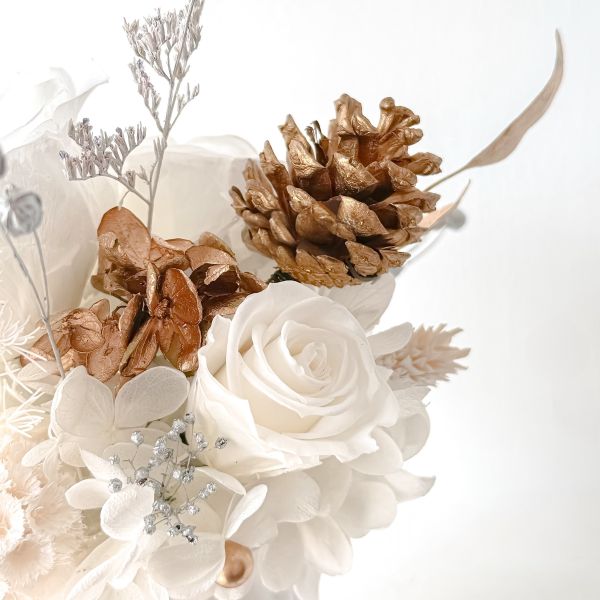 【Floral M】米蘭白金聖殿永生花禮 米蘭白金聖殿永生花,永生花禮盒,白金永生花,奢華永生花,高級永生花禮,聖誕花禮,情人節永生花,周年紀念花禮,婚禮祝賀花禮,生日永生花禮物,開幕永生花禮,升遷祝賀花藝,交換禮物花禮