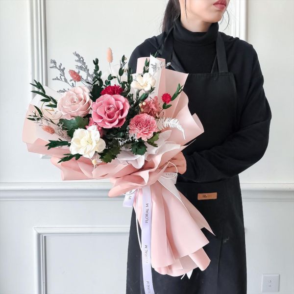 【Floral M】安娜公主永生花束（贈送5ml香氛油）免運 安娜公主永生花束
永生花束
永生花花束
永生花
永生花禮盒
永生花禮物
浪漫花束
歐式花束
質感花束
高級花束
設計花束
精品花束