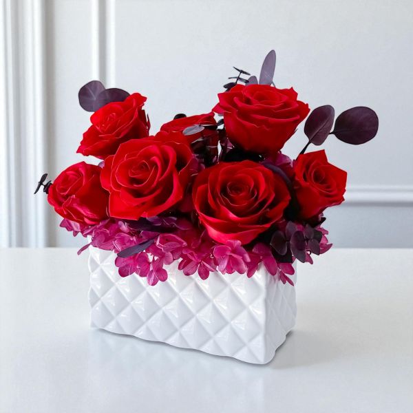 【Floral M】經典紅絲絨法式玫瑰永生花禮（贈送5ml香氛油） 永生花,永生玫瑰,永生花禮,玫瑰永生花,紅玫瑰永生花,法式永生花,紅絲絨玫瑰,法式玫瑰花禮