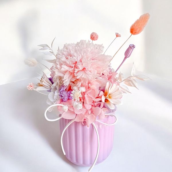 【Floral M】甜美巴黎花園永生花禮（贈送5ml香氛油） 甜美永生花,巴黎風花束,法式不凋花禮,粉嫩永生花束,浪漫花藝,情人節永生花推薦,粉色系花藝設計,浪漫不凋花禮盒,精緻永生花禮物,法式花園花束,粉紫色永生花推薦,生日花禮推薦,浪漫粉花擺飾,甜美風格花藝,花園系永生花,不凋花甜美款