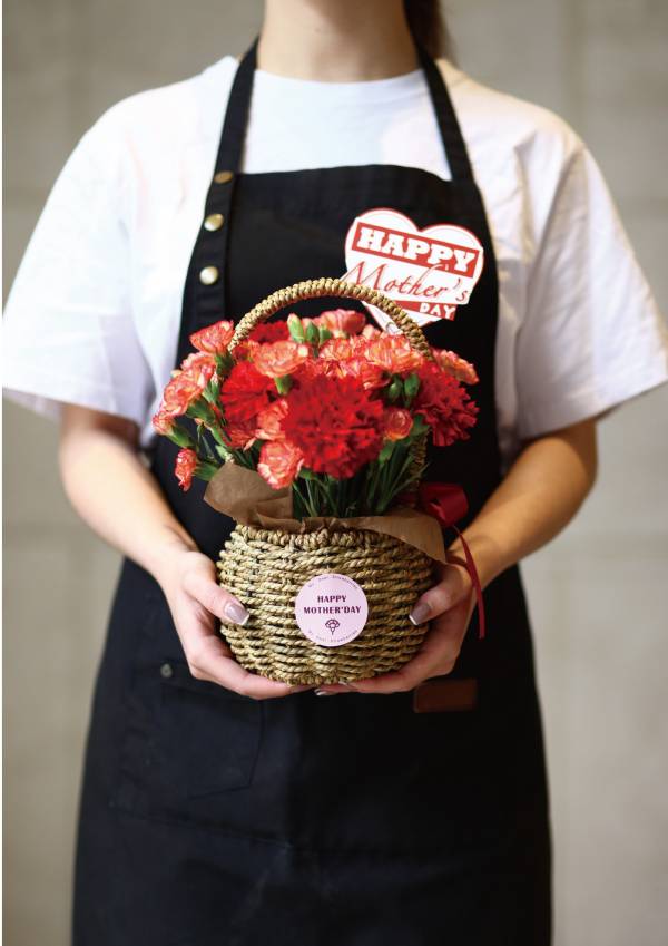 【母親節期間限定】My Dear Mommy 康乃馨花籃 情人節花束,草莓花束,情人節禮物