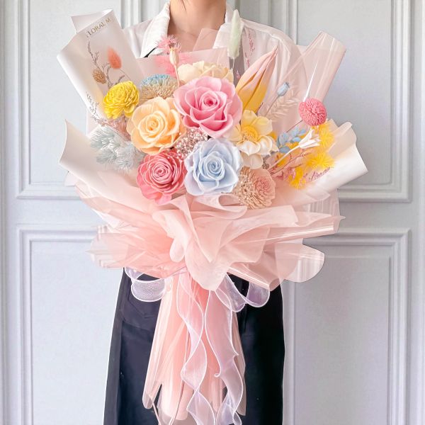 【Floral M】Sweet Wonderland愛麗絲夢幻花園永生花束（贈送5ml香氛油） 永生花束,乾燥花束,永生花禮物,童話風花束,愛麗絲風格,夢幻花藝,Wonderland 花束,少女心禮物,粉系花藝,法式浪漫風,情人節花禮,生日花禮推薦,母親節禮物,畢業禮物,結婚祝福花束,開幕送禮,喬遷禮推薦