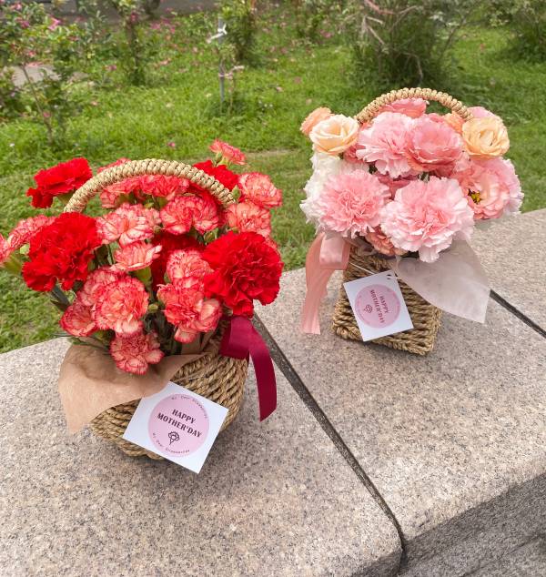 【母親節期間限定】My Dear Mommy 康乃馨花籃 情人節花束,草莓花束,情人節禮物