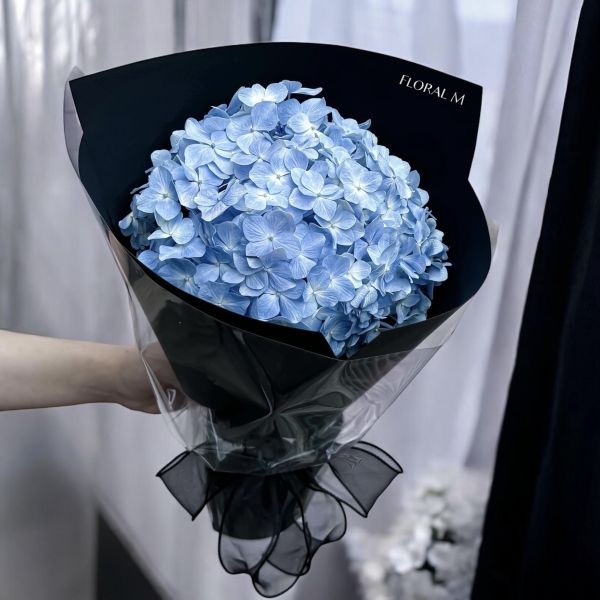 【Floral M】 夏季限定綻放祝福繡球鮮花花束 繡球花鮮花花束、夏季限定花束、生日送花推薦、畢業花束、感謝花禮、開幕鮮花、當季花材花禮、手工花束、繡球花禮盒、清新花藝設計
