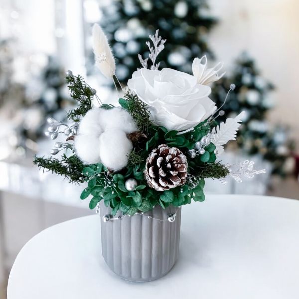 【Floral M】北歐冬日冰雪森林永生花禮 （贈送5ml香氛油） 北歐永生花、冰雪花禮、冬季永生花、北歐森林花禮、聖誕永生花、聖誕交換禮物、永生玫瑰、聖誕花束、聖誕節禮物、女生禮物推薦、生日花束、乾燥花禮、永生花擺飾、情人節花束、室內布置花禮、療癒系花禮、北歐風家飾