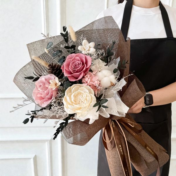 【Floral M】可可布朗尼永生花束（贈送5ml香氛油） 永生花束,可可色永生花,棕色系花束,高級花束,情人節花束,生日花束推薦,乾燥花束,送女友禮物,溫柔色系花束,秋冬花束,棕白色花束,520 告白花束,週年紀念花禮