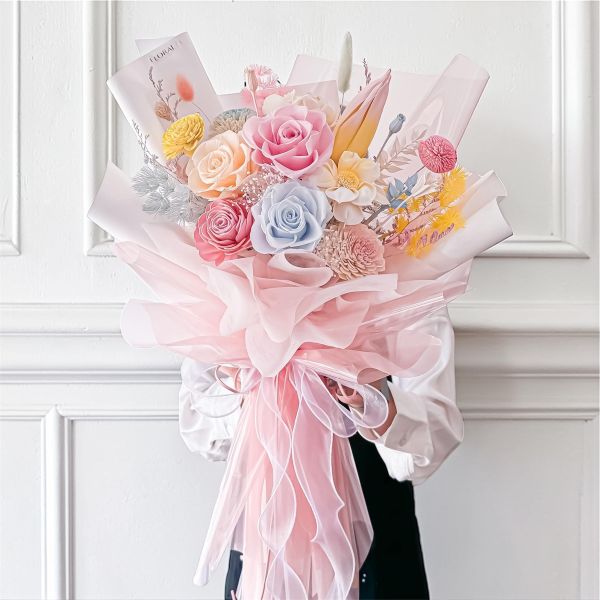 【Floral M】Sweet Wonderland愛麗絲夢幻花園永生花束（贈送5ml香氛油） 永生花束,乾燥花束,永生花禮物,童話風花束,愛麗絲風格,夢幻花藝,Wonderland 花束,少女心禮物,粉系花藝,法式浪漫風,情人節花禮,生日花禮推薦,母親節禮物,畢業禮物,結婚祝福花束,開幕送禮,喬遷禮推薦