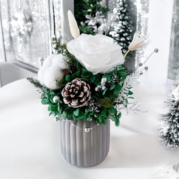 【Floral M】北歐冬日冰雪森林永生花禮 （贈送5ml香氛油） 北歐永生花、冰雪花禮、冬季永生花、北歐森林花禮、聖誕永生花、聖誕交換禮物、永生玫瑰、聖誕花束、聖誕節禮物、女生禮物推薦、生日花束、乾燥花禮、永生花擺飾、情人節花束、室內布置花禮、療癒系花禮、北歐風家飾