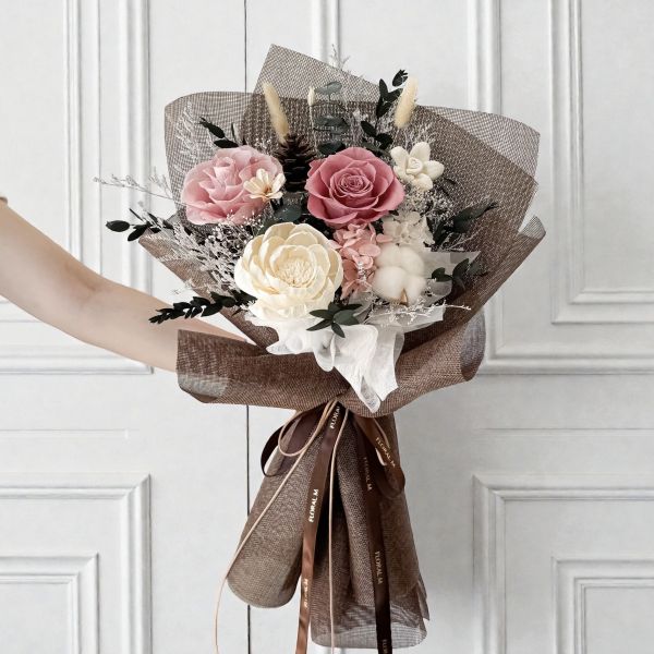 【Floral M】可可布朗尼永生花束（贈送5ml香氛油） 永生花束,可可色永生花,棕色系花束,高級花束,情人節花束,生日花束推薦,乾燥花束,送女友禮物,溫柔色系花束,秋冬花束,棕白色花束,520 告白花束,週年紀念花禮