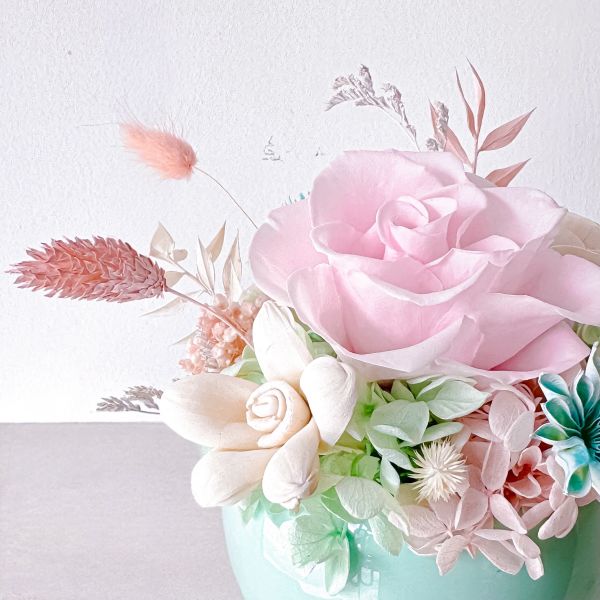 【Floral M】夢幻愛麗絲永生花禮（贈送5ml香氛油） 永生花,不凋花,愛麗絲花禮,夢幻花禮,玻璃罩花禮,永生花禮物,永生玫瑰,情人節花禮,生日禮物推薦,週年紀念禮物,浪漫禮物,女友禮物首選,告白花禮,精緻花禮推薦