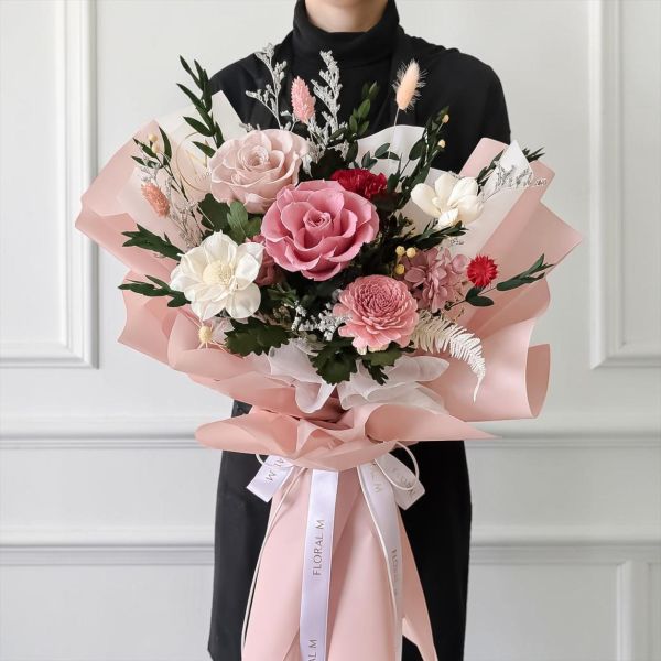 【Floral M】安娜公主永生花束（贈送5ml香氛油）免運 安娜公主永生花束
永生花束
永生花花束
永生花
永生花禮盒
永生花禮物
浪漫花束
歐式花束
質感花束
高級花束
設計花束
精品花束